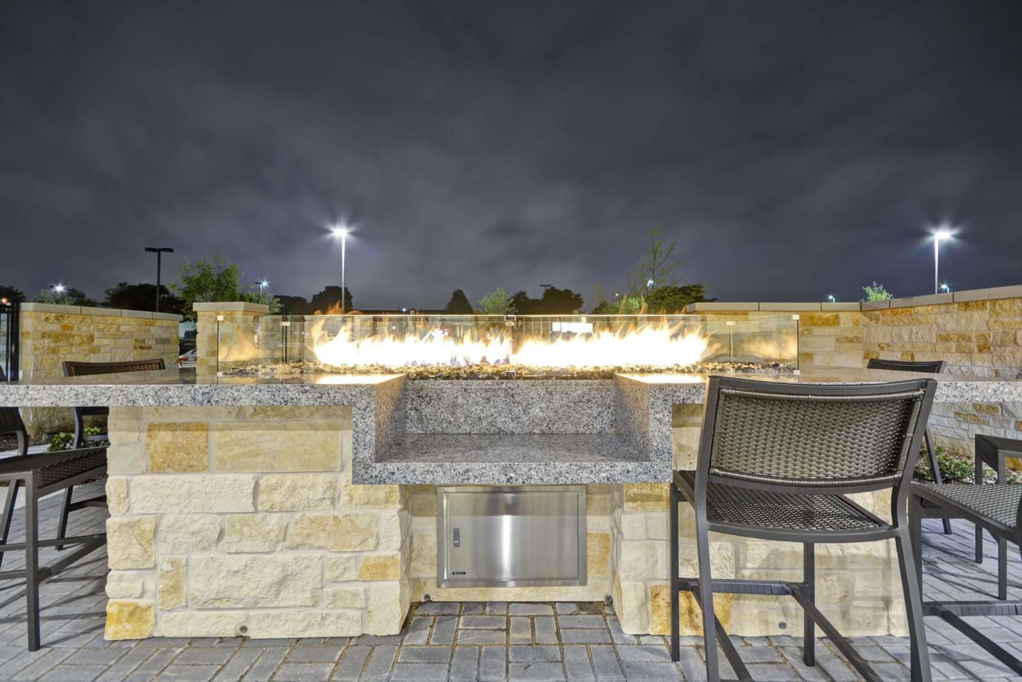 Home2 Suites By Hilton Dallas Addison Exterior photo